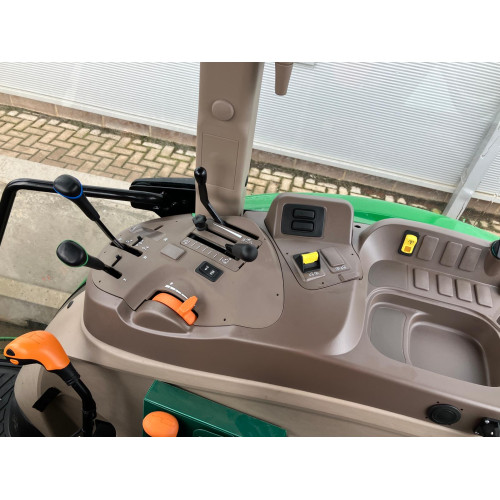 Трактор дизельный John Deere 5075E 4WD CAB (кабина с отоплением и кондиционером)