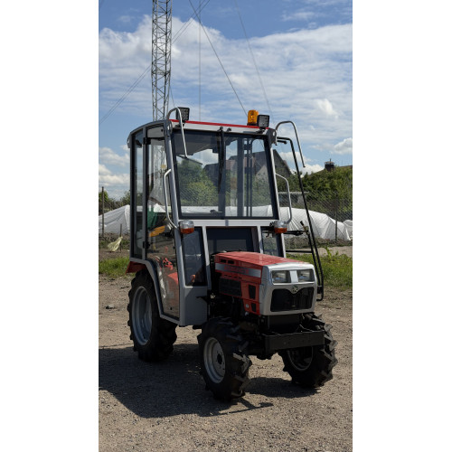 Минитрактор Mitsubishi VST MT180D 4x4 4WD  с кабиной