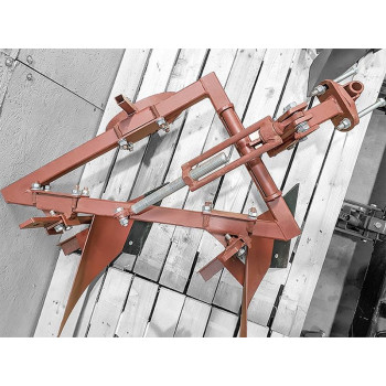 Плуг двухкорпусный  СУ-7