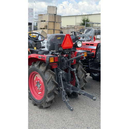 Минитрактор дизельный Mahindra OJA 2121 4WD с двигателем Yanmar